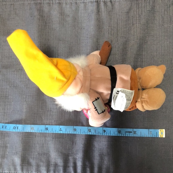 🛍️5/$20🛍️DISNEY’S SNEEZY DWARF - Picture 3 of 4